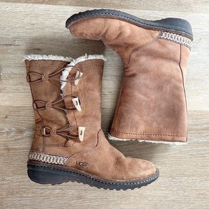 UGG 5156 Kona Toggle Mid Snow Boots Brown Leather Size 9